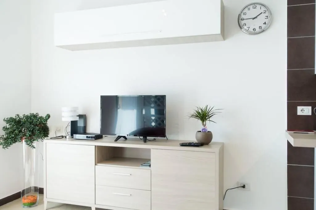 ססטו קלנדה Apartment Victoria, Cozy Studio Flat Near Leonardo Academy איטליה